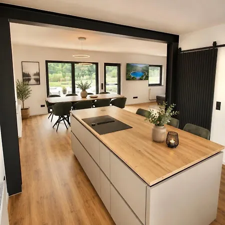 Vennchalet Fuer 8 Personen Mit Sauna Und Whirlpool Monschau