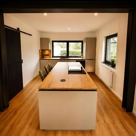 Vennchalet Fuer 8 Personen Mit Sauna Und Whirlpool