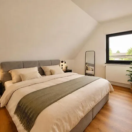 Vennchalet Fuer 8 Personen Mit Sauna Und Whirlpool Feriehus