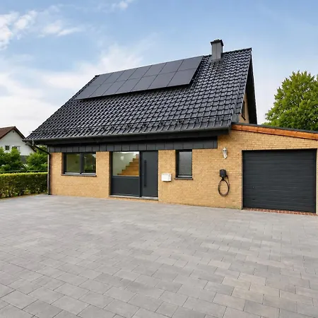 Feriehus Vennchalet Fuer 8 Personen Mit Sauna Und Whirlpool Monschau